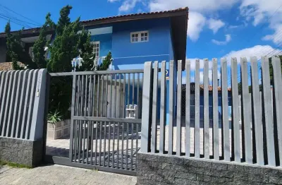 Casa com 3 quartos à venda na Rua Padre Júlio Saavedra, Uberaba, Curitiba