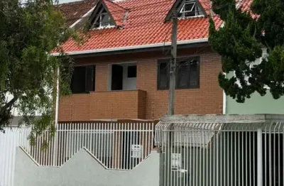 Sobrado para Locação em Curitiba, Santa Quitéria, 3 dormitórios, 1 suíte, 1 banheiro, 3 vagas