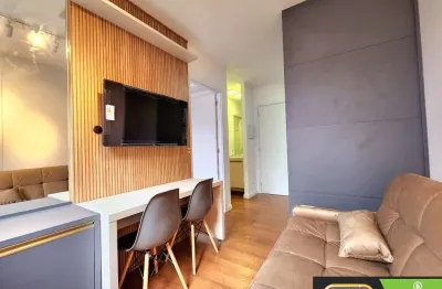 Apartamento 1 quarto com ar condicionado, muito bem mobiliado e com internet