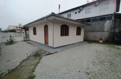Casa com 2 quartos para alugar em Universitários, Biguaçu 