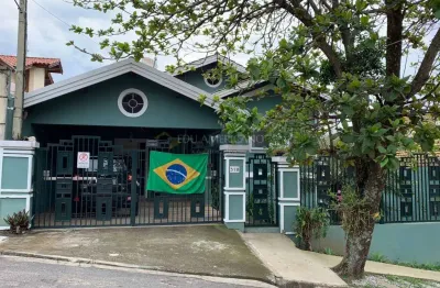 Cidade satélite. 03 dormitórios. excelente localização.