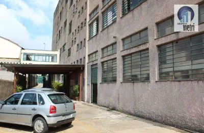 Na condição atual, o imóvel possui 8.813m² (área total disponível para locação monousuário), além das vagas de garagem e pátio de manobras.