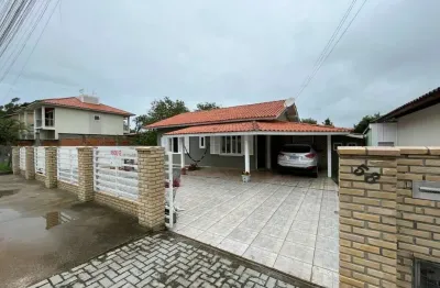 Casa à venda no São João do Rio Vermelho, Florianópolis 