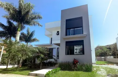 Sobrado a venda com 4 quartos e 4 suítes sendo uma master