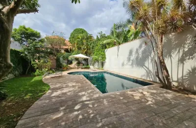 Casa com piscina 5 dormitórios, sendo 4 suites, 5 vagas, 582 m2