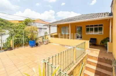Conjunto de 420m² com 4 casas à venda no jardim prudência