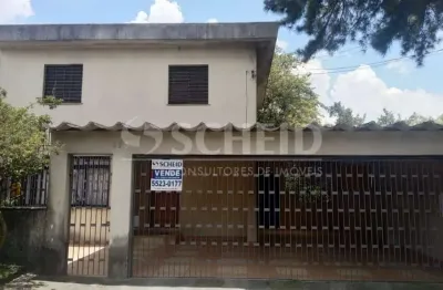 Sobrado com três dormitórios e quatro vagas de garagem!!!
