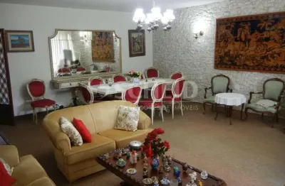 Casa a venda no brooklin com 491m, 3 quartos, 1 suíte e 3 vagas.