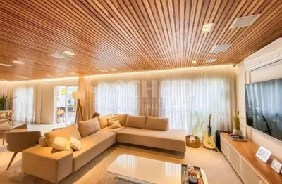 Casa a venda em condômino fechado no jardim marajoara, com 320m², 4 quartos sendo 4 suítes, 5 vagas.