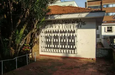Casa a venda para reforma ótima localização para incorporadora