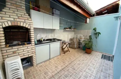 Sobrado pronto para morar com 3 dorms - 1 suíte - 2 vagas - repleto de armarios planejados