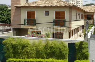 Casa a venda com 4 dormitórios e 3 vagas a venda no cursino.