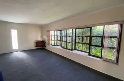 Casa terrea com 3 dormitórios e 4 banheiros à venda, 266 m²