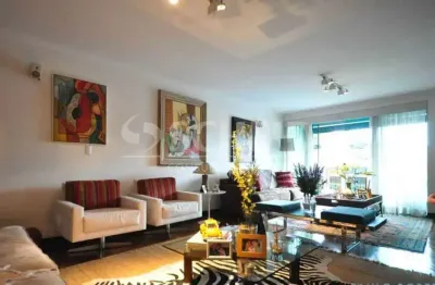 Casa com piscina no brooklin, 3 quartos, 2 suítes, 249m².