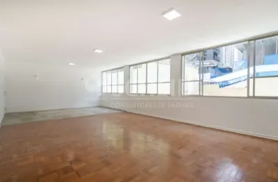 Apartamento com 3 quartos para alugar na Alameda Campinas, --, Jardins, São Paulo