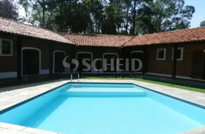 Casa térrea a venda com 3 suítes e 4 vagas no jardim marajoara.