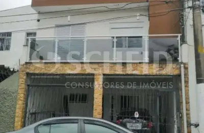 Casa para locação com 234m², 2 suítes no campo grande.