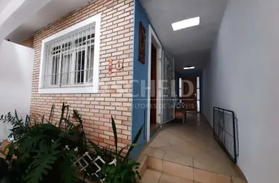 Sobrado com 3 quartos e 1 suíte no campo grande, 2 vagas de garagem