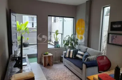 Sobrado à venda na vila mascote, com 3 dormitórios sendo 1 suíte.