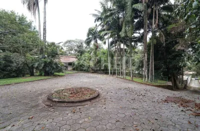 Casa na chácara flora com 942m² de área construída.