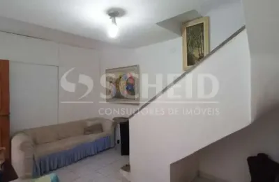 Casa no campo grande, 2 dormitórios, 2 banheiros, 2 vagas e quintal.
