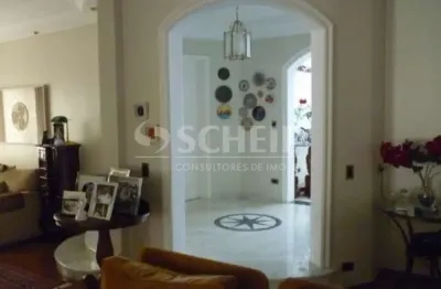 Sobrado no alto da boa vista com 4 quartos suites 5 vagas de garagem.