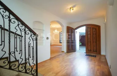 Casa brooklin . -com 4 quartos - suíte - 3 vagas - rua tranquila com segurança