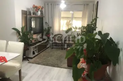 Lindo apartamento com armários embutidos, excelente localização.