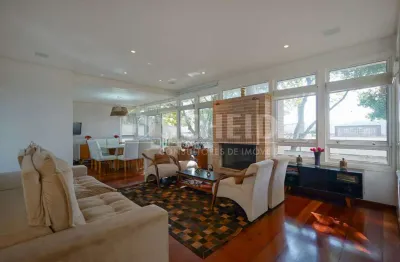 Casa à venda na chácara monte alegre - 473m², 4 quartos e 3 vagas.