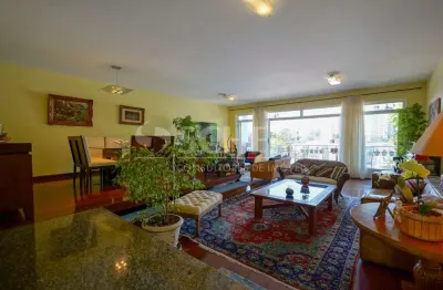 Casa com 4 dormitórios sendo 2 suítes, 3 vagas de garagem e lindo jardim na chácara monte alegre!