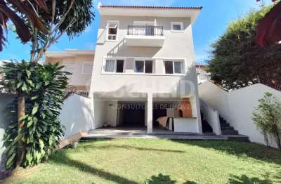 Casa a venda de 223,00m² útil, com 3 quartos, em jardim prudência!