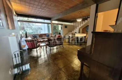 Sobrado de 3 quartos, 1 suite em terreno de 298m2 no melhor ponto do jardim marajoara