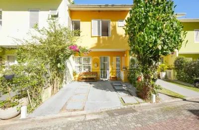 Casa em santo amaro com  03 dormitórios 01 suíte 02 vagas de garagem