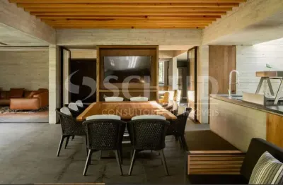 Casa exclusiva à venda em condomínio no jardim cordeiro