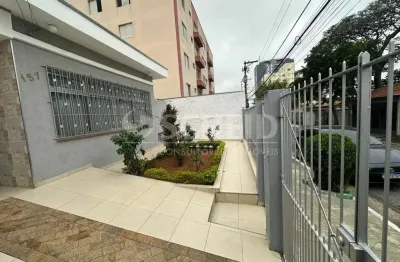 Casa térrea com terreno de 500m² com  02 dormitórios e cozinha  grandes, quintal e edicula