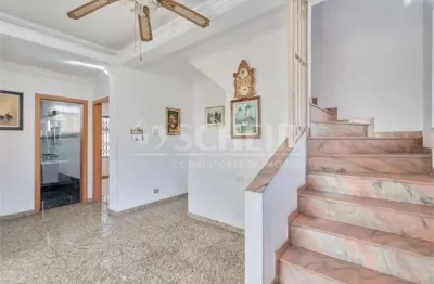 Casa à venda com 393 m², 5 quartos, piscina, 1 estúdio acústico, 7 vagas de garagem no brroklin