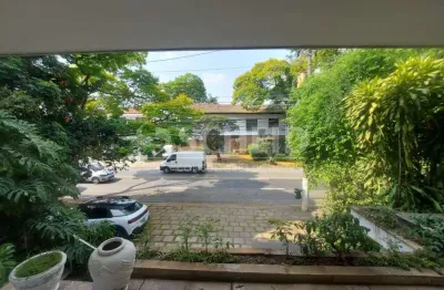 Casa a venda no morumbi, 600m², 5 quartos, sendo 4 suítes, 6 banheiros e 12 vagas