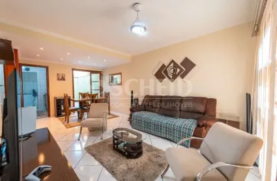Casa á venda em condomínio fechado com 94m², 3 quartos sendo 1 suíte, 2 vagas.