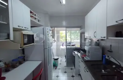 Apartamento a venda no jardim marajoara em rua tranquila e arborizada.