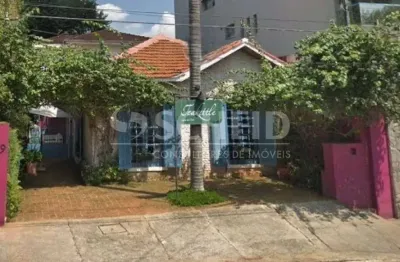 Casa de 225m² , com amplo salão e jardim na chácara santo antônio