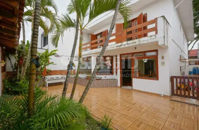 Casa a venda de 315,00m² útil, com 4 quartos e 5 vagas, no jardim prudência.