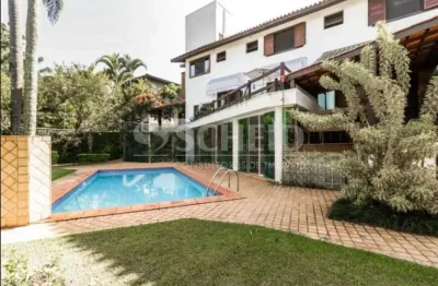Casa à venda no morumbi, 572m², 6 suítes, 6 banheiros, piscina, churrasqueira, 6 vagas, living amplo