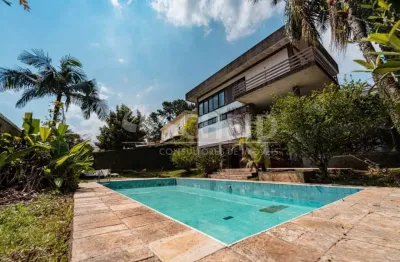 Casa á venda no jardim marajoara com 259m², 5 quartos e 6 vagas.