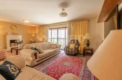 Apartamento á venda na vila mascote com 216m², 4 quartos sendo 2 suítes, 3 vagas.