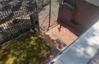 Sobrado á venda no campo belo com 250m², 3 quartos, 2 vagas.