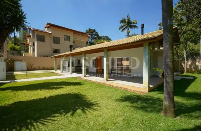 Casa térrea em condomínio nova 740m² de terreno, 250m² de área construída, 3 suítes