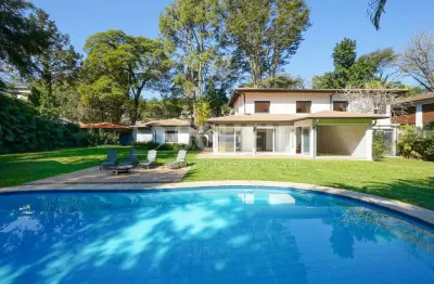 Casa em um terreno de 1.940 m² , alto da boa vista  a 1.000mts do colegio suiço.