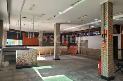 Salão comercial, 1 salão, cozinha, 5 banheiros, 4 vagas , chácara santo antonio