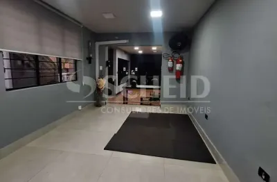 Casa comercial - 2 quartos - 6 banheiros - 4 salas - 1 vaga