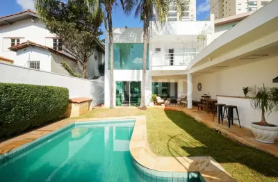Casa a venda de 365,00m² útil, com 3 quartos e 2 vagas, na vila mascote